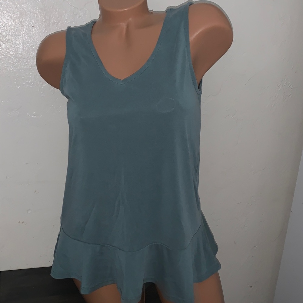 5 Ladies Tops - Most Small - Picture 4 of 13
